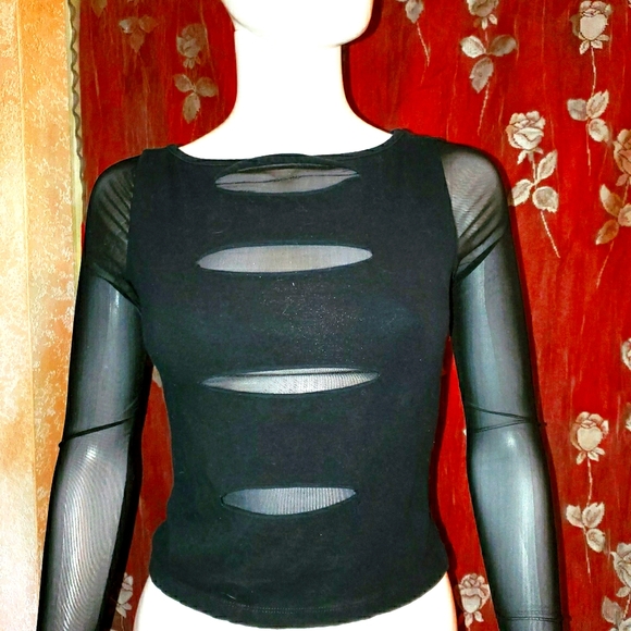 Tops - 🖤Sexy Black Long Sleeved Shirt w/ mesh sleeves